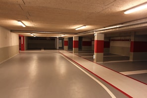 Self-parking (surcharge) 9 per night