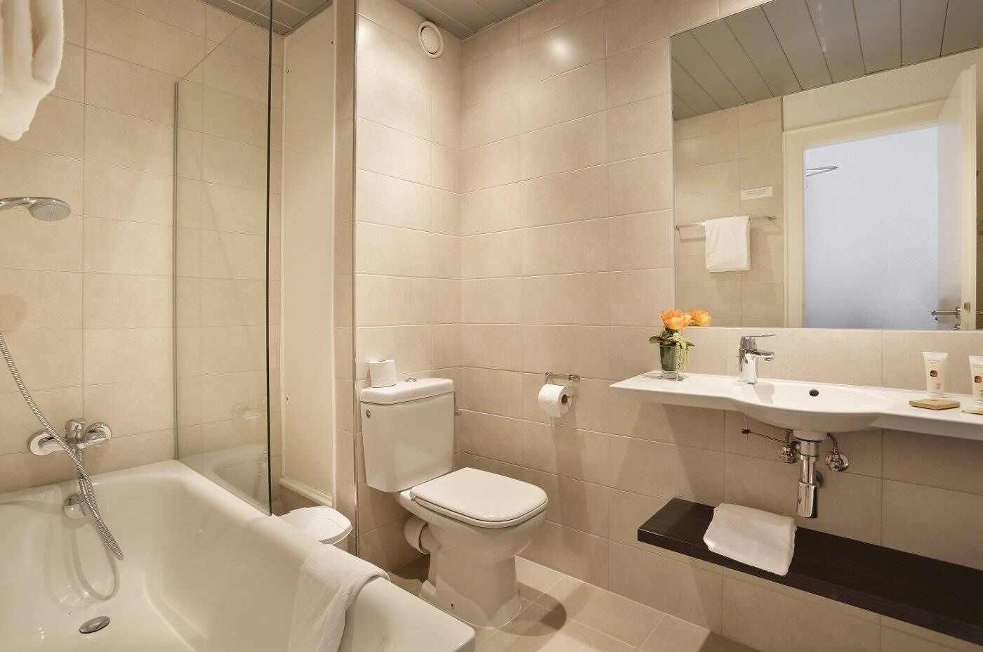 family room | bathroom | free toiletries, hair dryer, towels