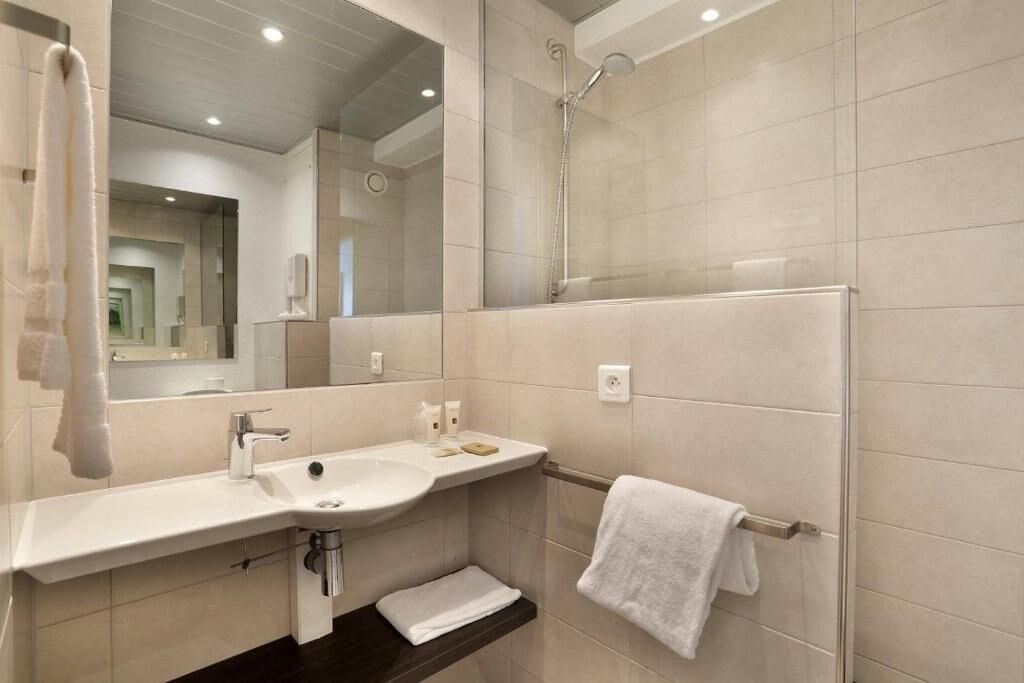 classic double or twin room | bathroom | free toiletries, hair dryer, towels