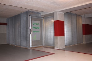 Self-parking (surcharge) 9 per night