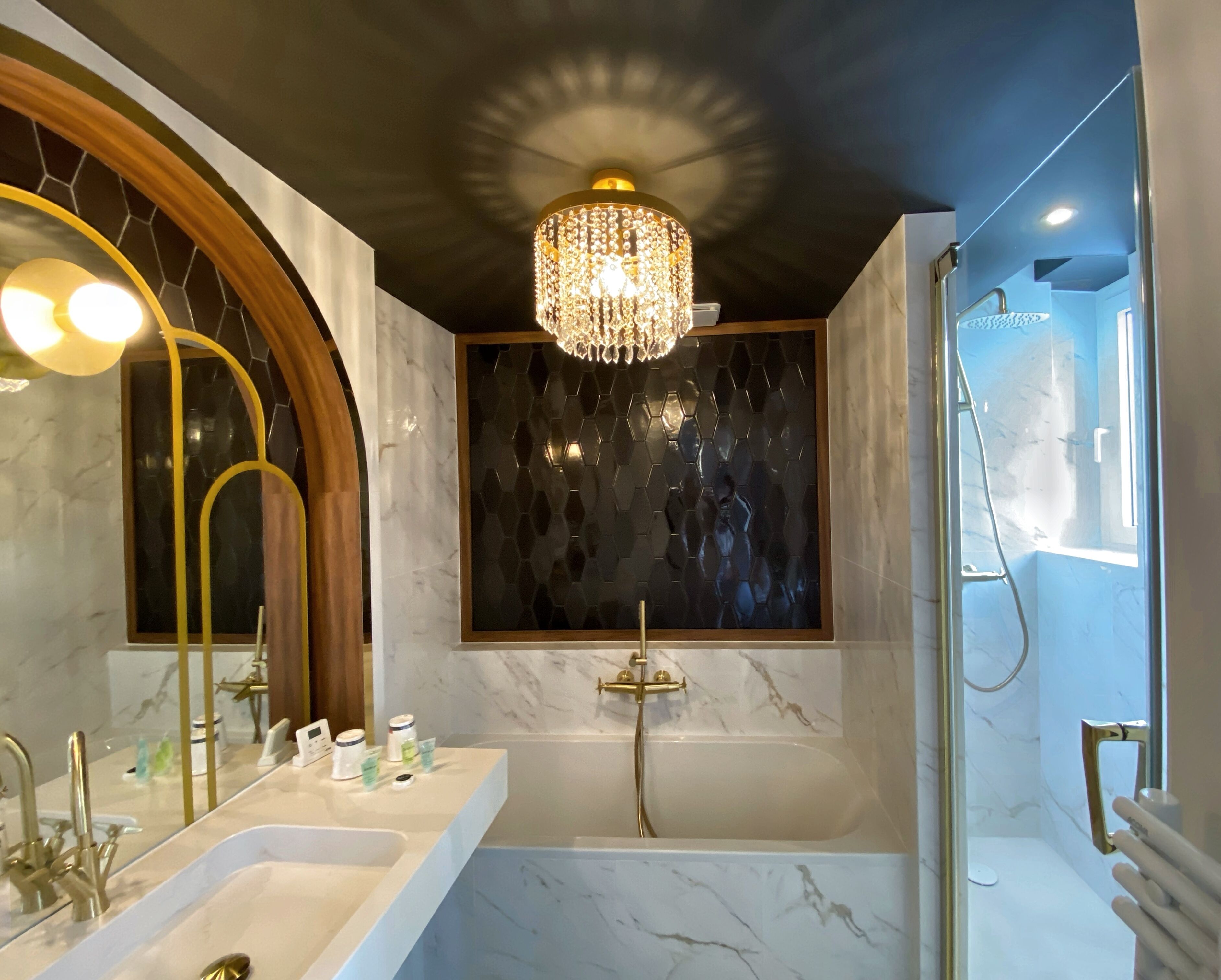 comfort room | bathroom | free toiletries, hair dryer, towels