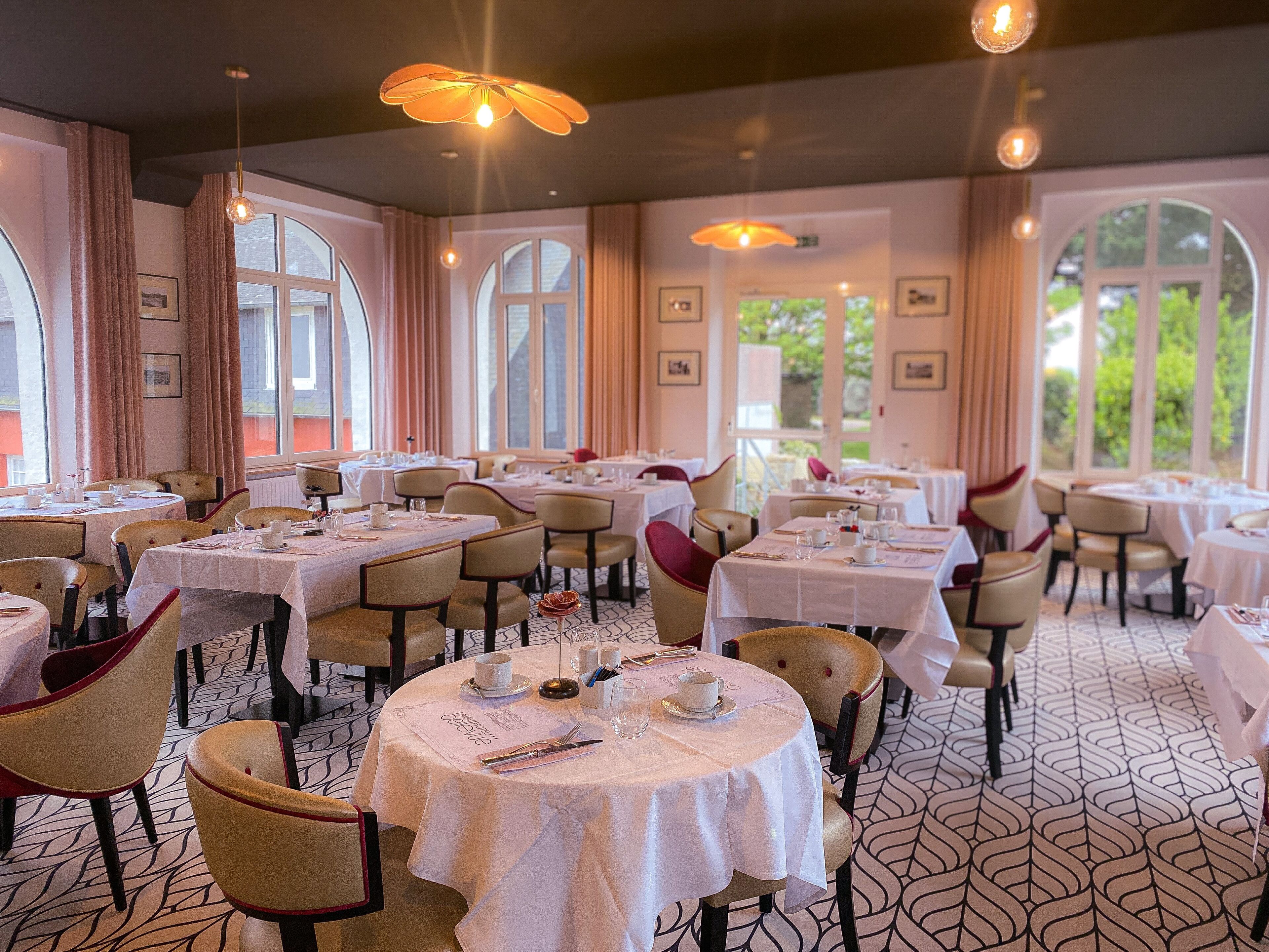 daily buffet breakfast (eur 14 per person)