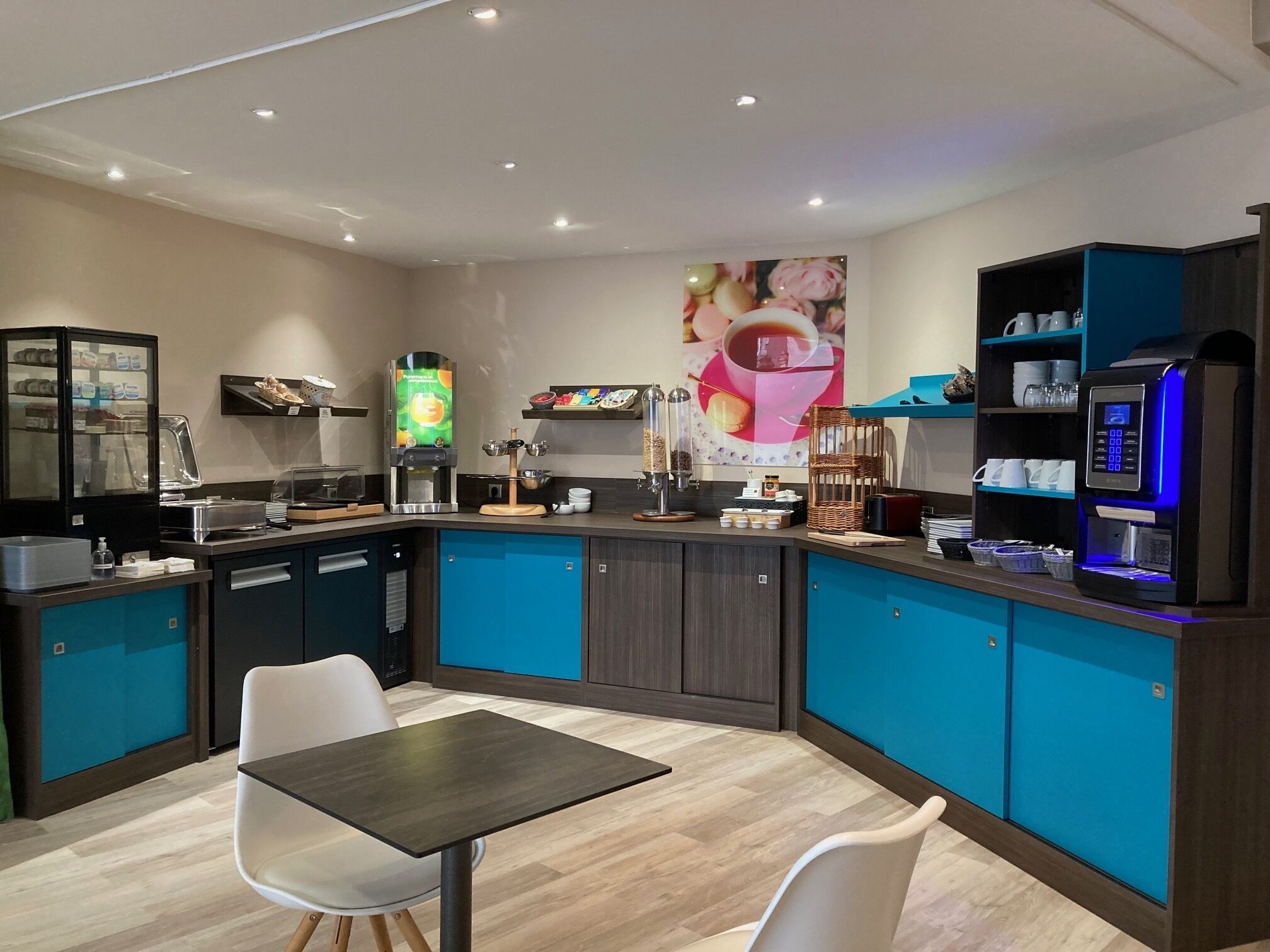 daily buffet breakfast (eur 15 per person)