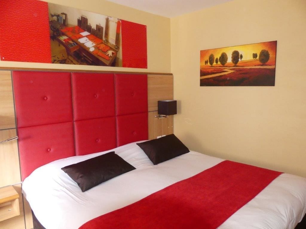 premium bedding, individually furnished, desk, laptop workspace