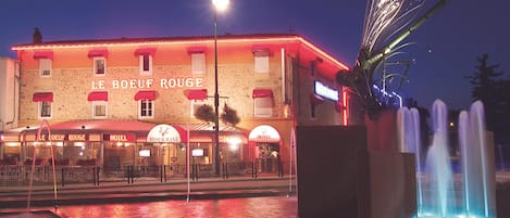 Façade de lâhĂ©bergement - soirĂ©e/nuit