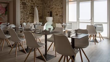 Breakfast, lunch, dinner served; French cuisine