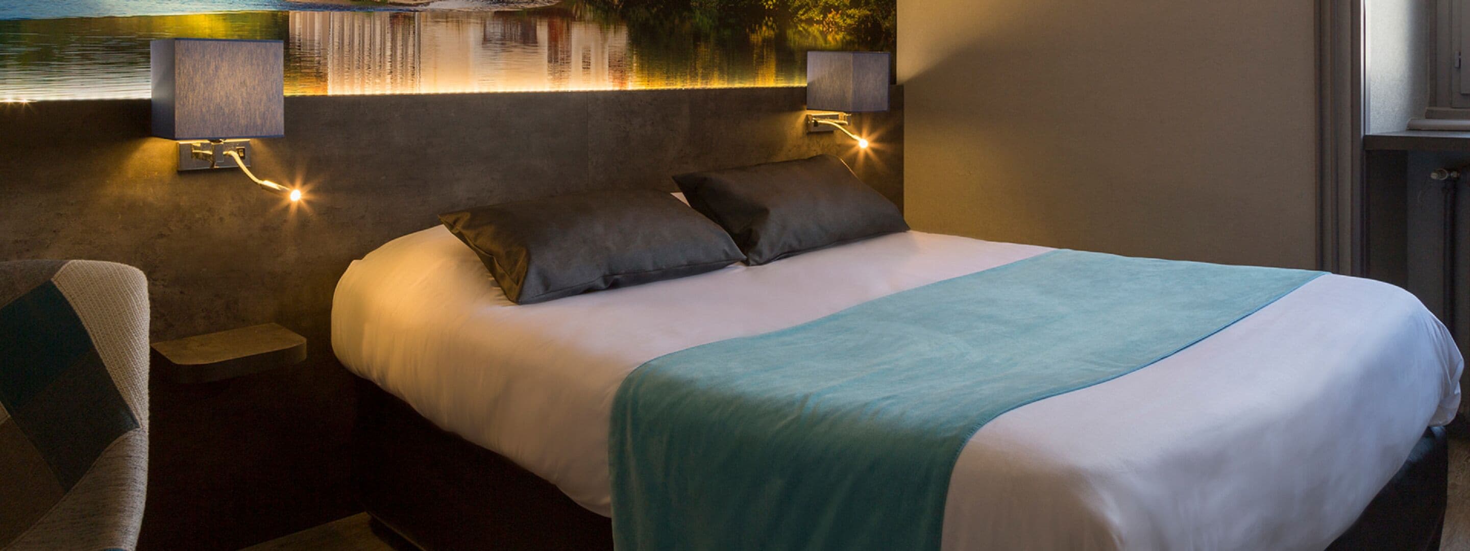 comfort room, 1 double bed | premium bedding, individually furnished, desk, laptop workspace