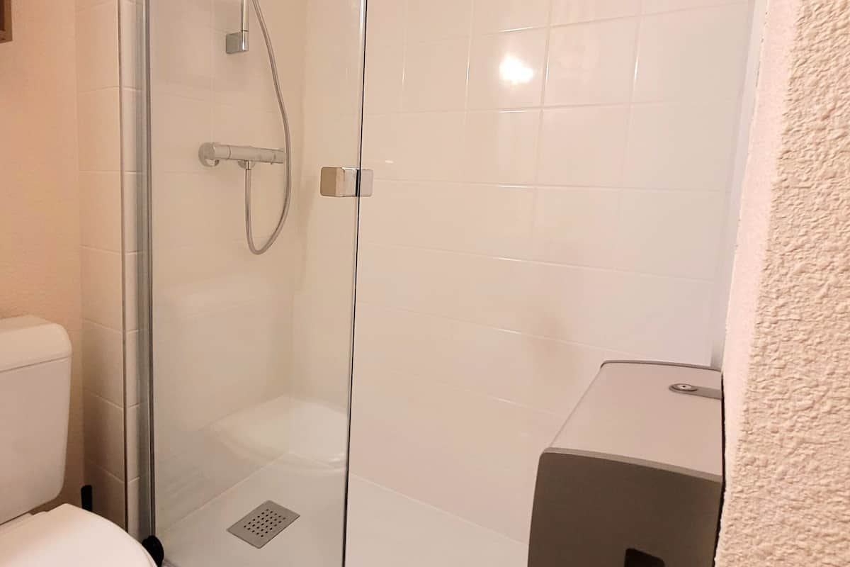 Free toiletries, hair dryer, towels