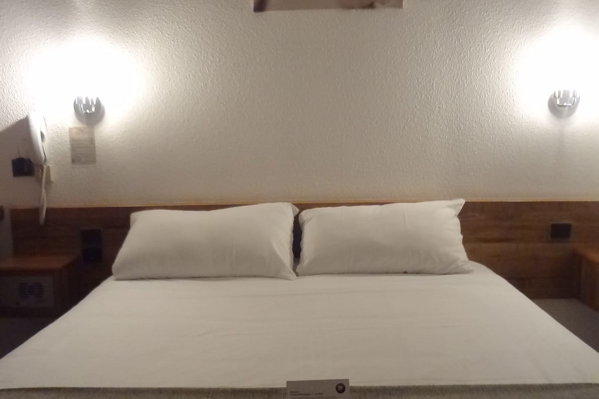 Desk, soundproofing, iron/ironing board, cribs/infant beds