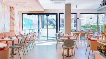 Desayuno buffet incluido todos los días