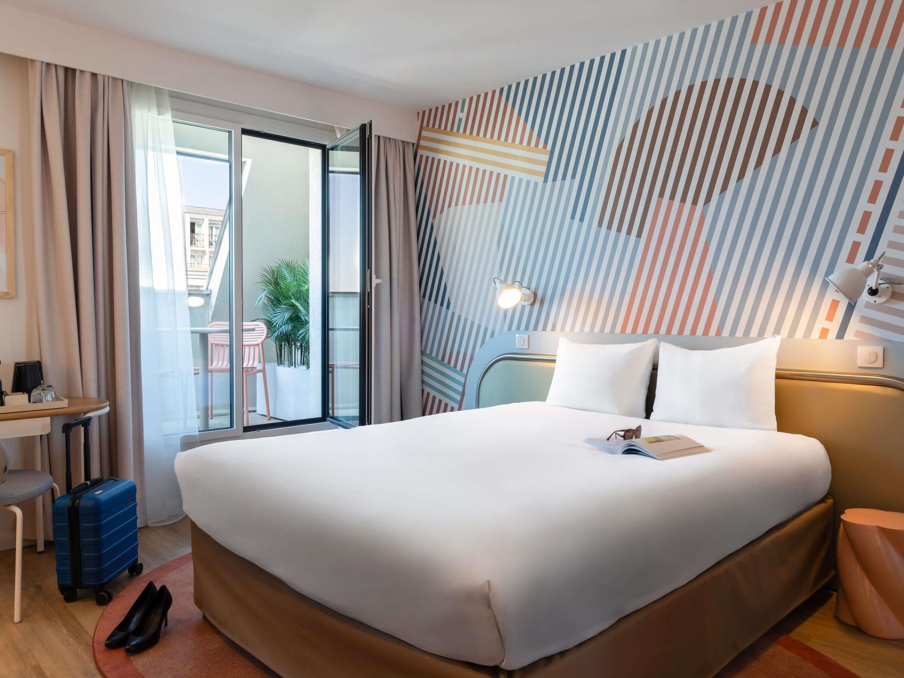 Suite, 1 Double Bed with Sofa bed, Balcony | Premium bedding, desk, blackout curtains, soundproofing
