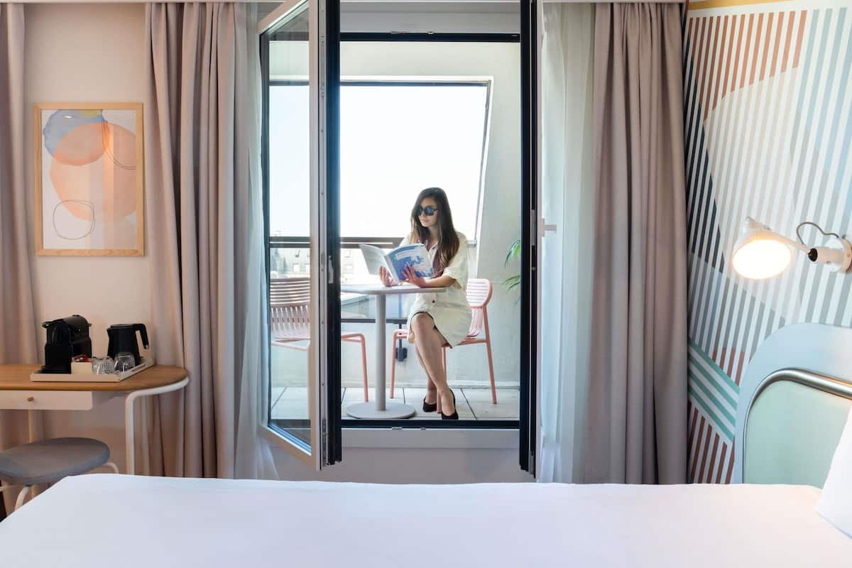 suite, 1 double bed with sofa bed, balcony | premium bedding, desk, blackout curtains, soundproofing