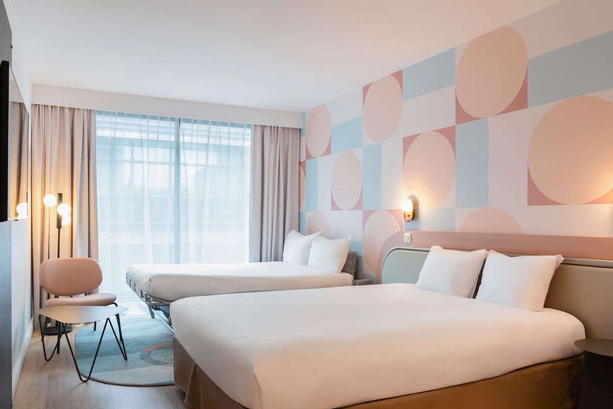 Premium bedding, desk, blackout curtains, soundproofing