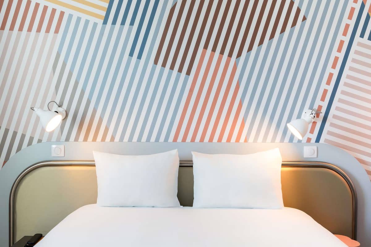 Premium bedding, desk, blackout curtains, soundproofing