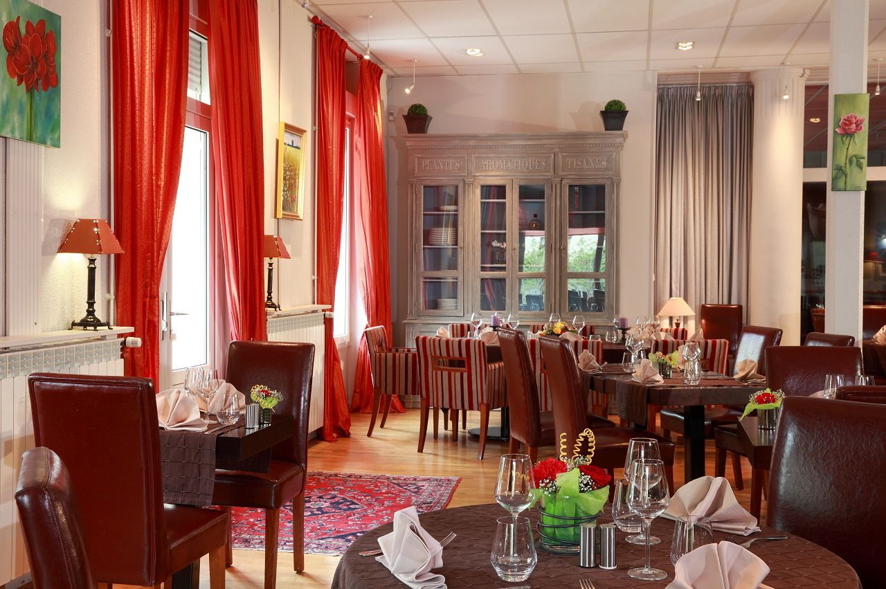 lunch and dinner served, french cuisine