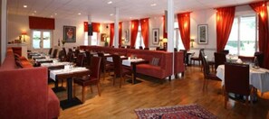 Lunsj og middag serveres, franske retter