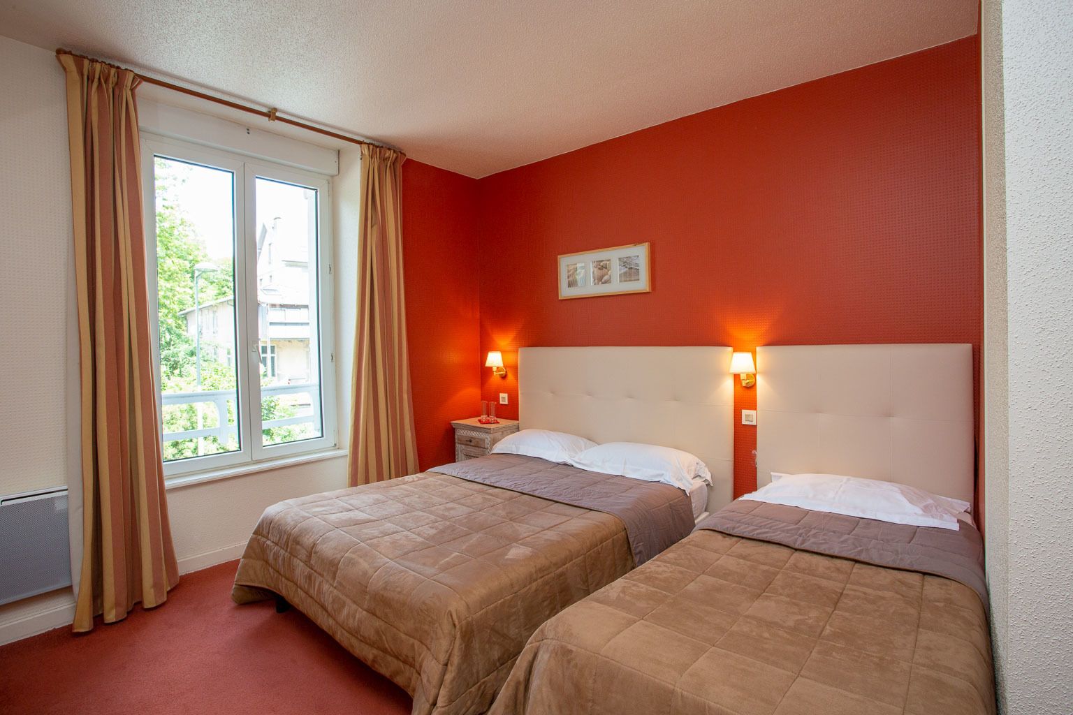 cots/infant beds, free wifi