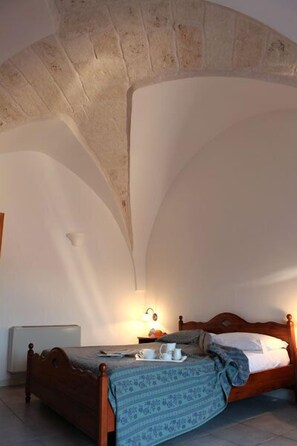 Habitación doble | Caja fuerte, cunas (de pago), camas supletorias y wifi gratis