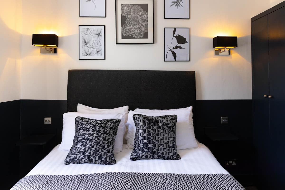 Double Room, Ensuite (Peonie - Cosy) | 1 bedroom, free WiFi