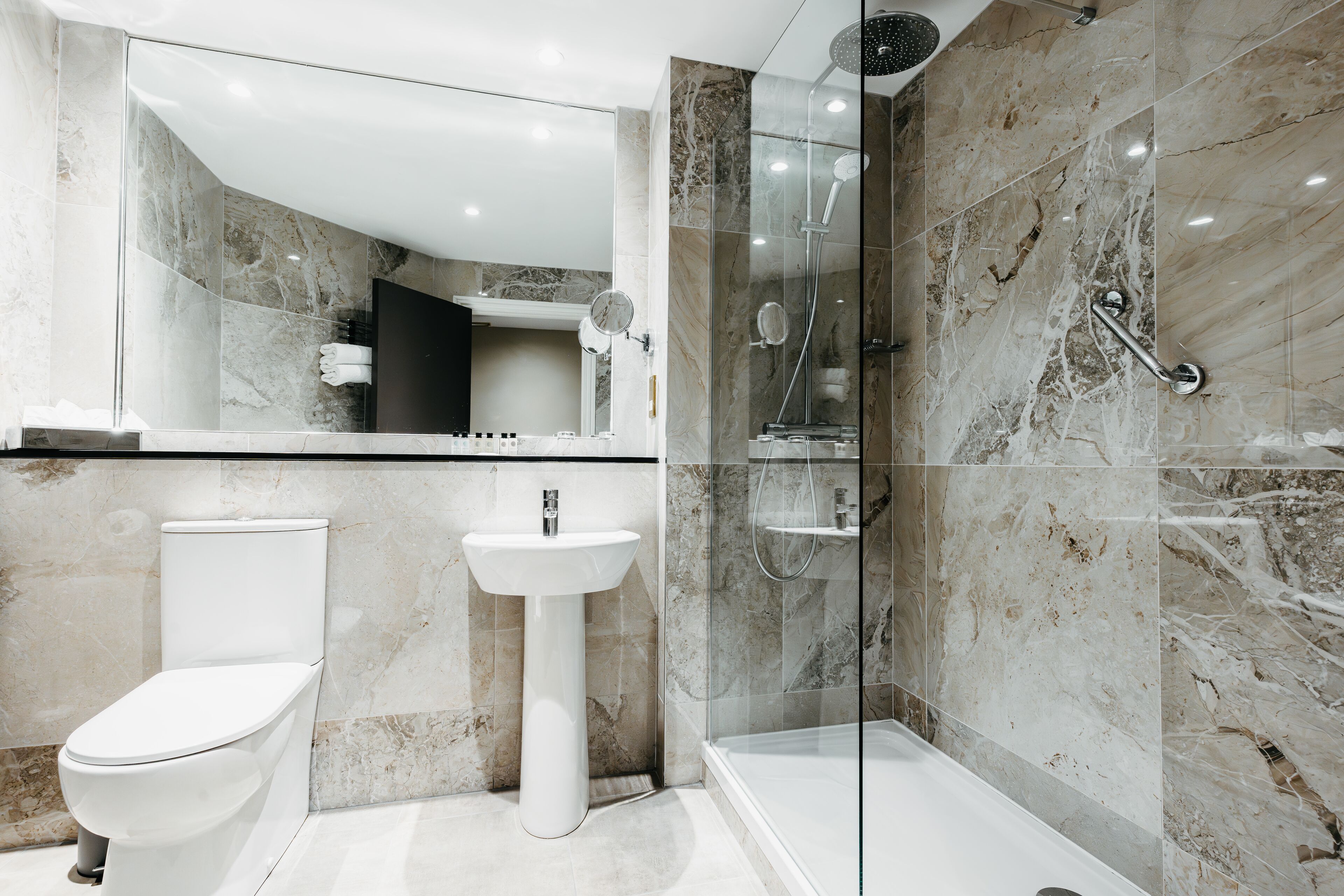 twin room, 2 single beds | bathroom | free toiletries, hair dryer, towels