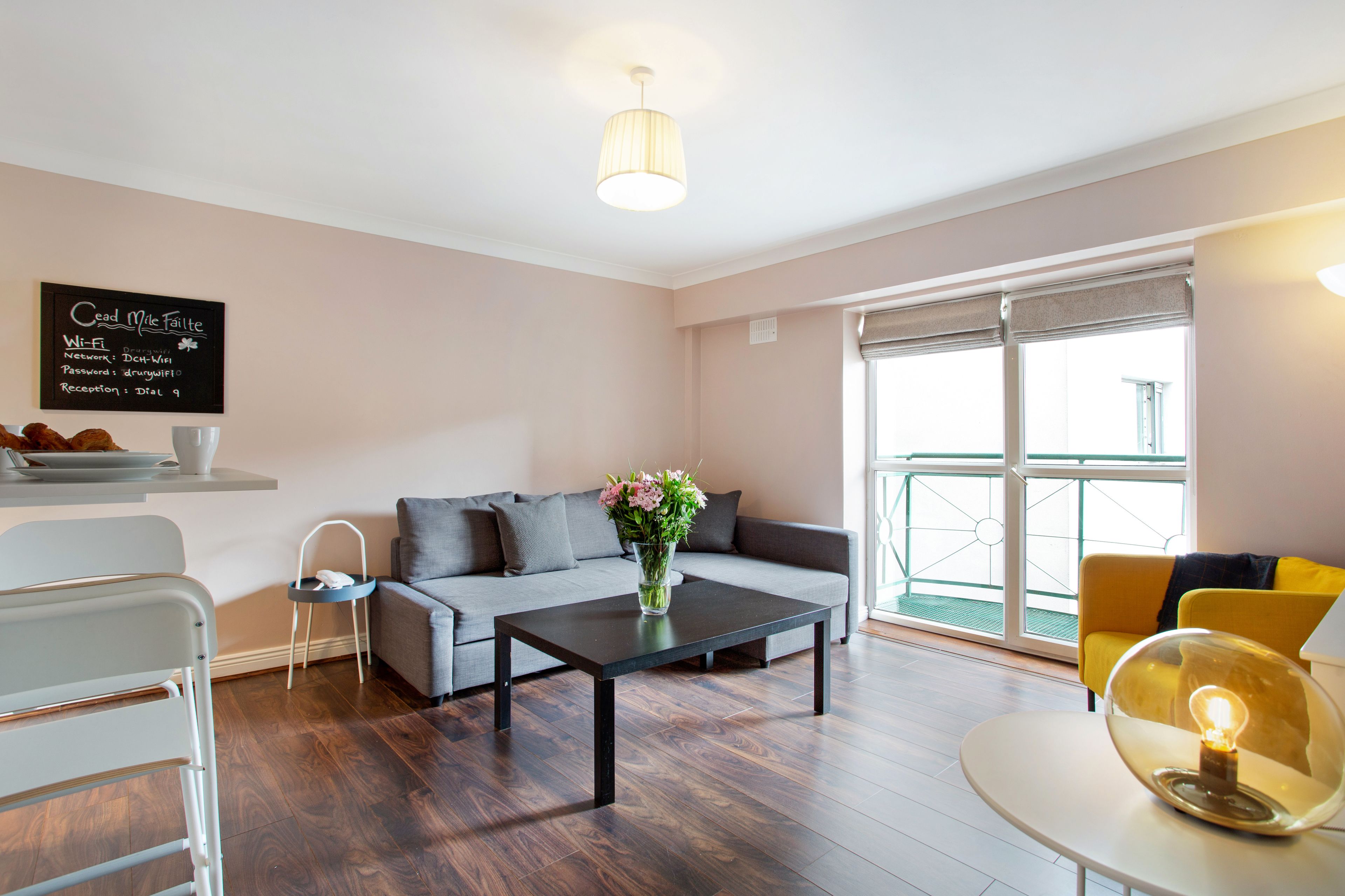 apartment, 1 bedroom (3 adults) | living room | 32-inch tv with satellite channels