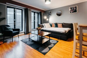 公寓, 1 间卧室 (3 Adults) | 起居区 | 32-英寸电视（配备卫星频道）