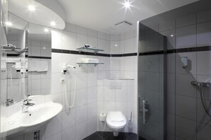 Hair dryer, towels - Am Segelhafen Hotel (Kiel)