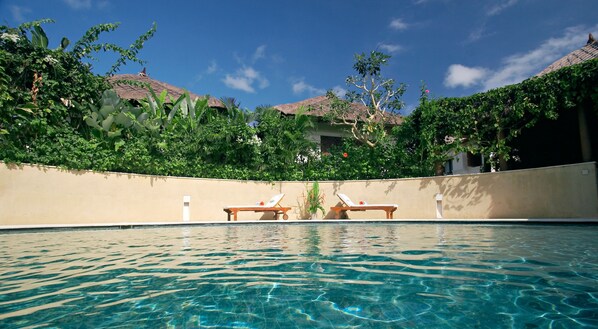 Alberca al aire libre 