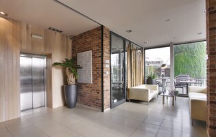 Sittområde i lobbyn