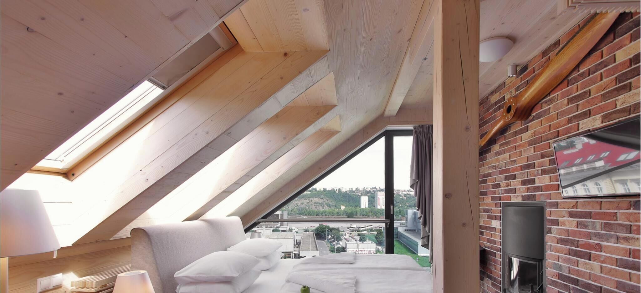 独特双人房 | 防过敏的被褥、客房内保险箱、办公桌、遮光窗帘