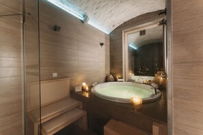 室内 SPA 浴缸