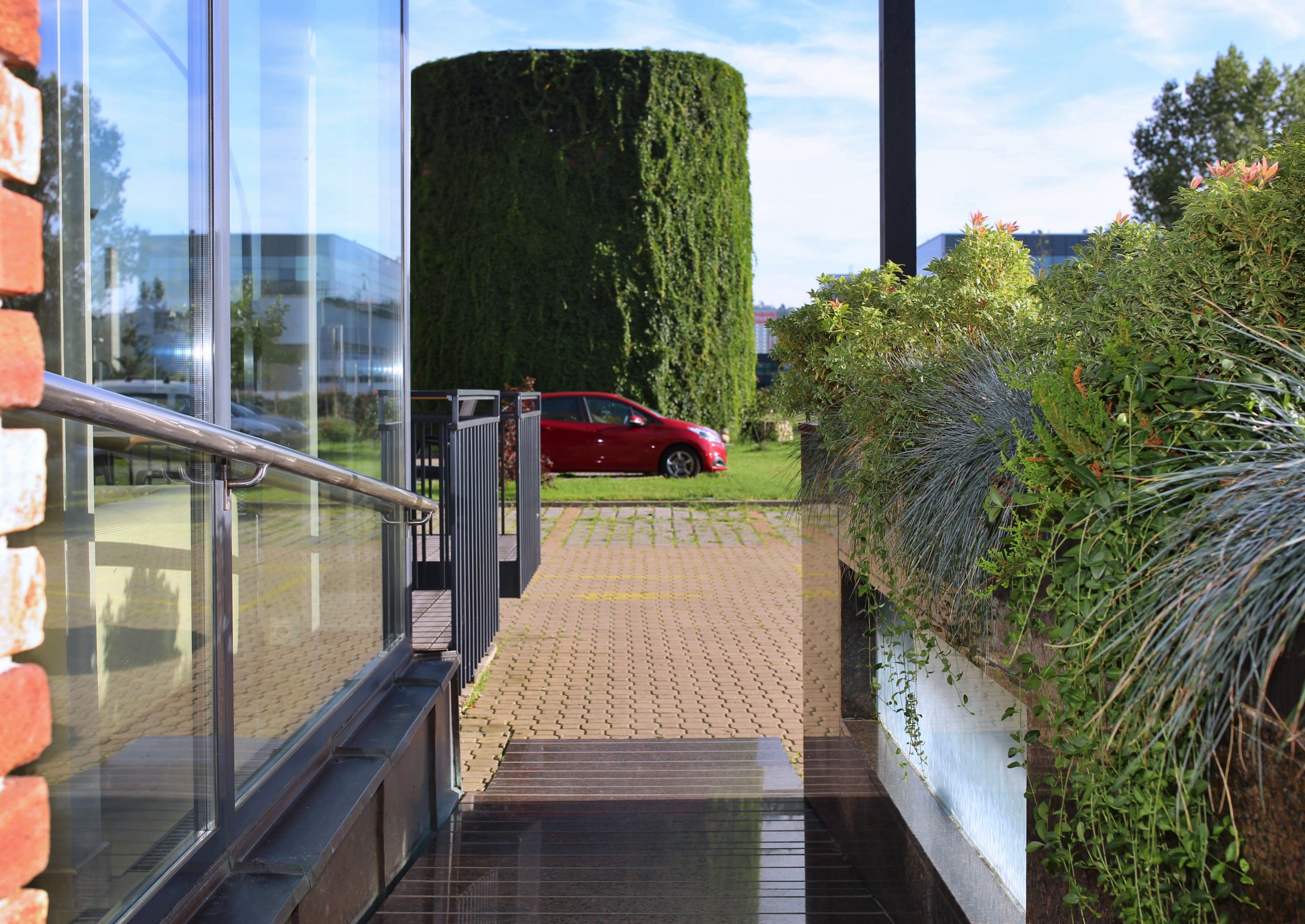 self-parking (surcharge) 400 per night