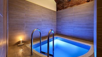 Couples treatment room(s), sauna, hot tub, body treatments, hydrotherapy