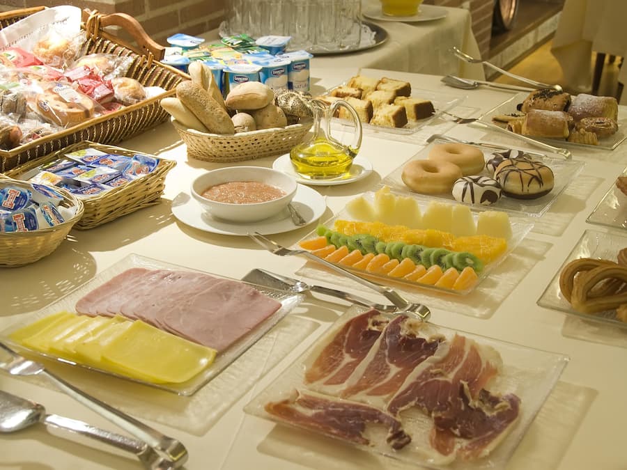 Daily buffet breakfast (EUR 10.5 per person)