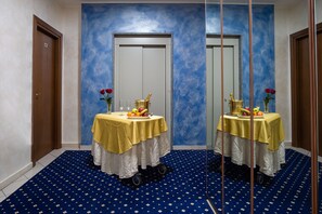 Champagne service - HD Hotel  (Milan)