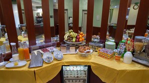 Daily local cuisine breakfast (EUR 10 per person) - HD Hotel (Milan)