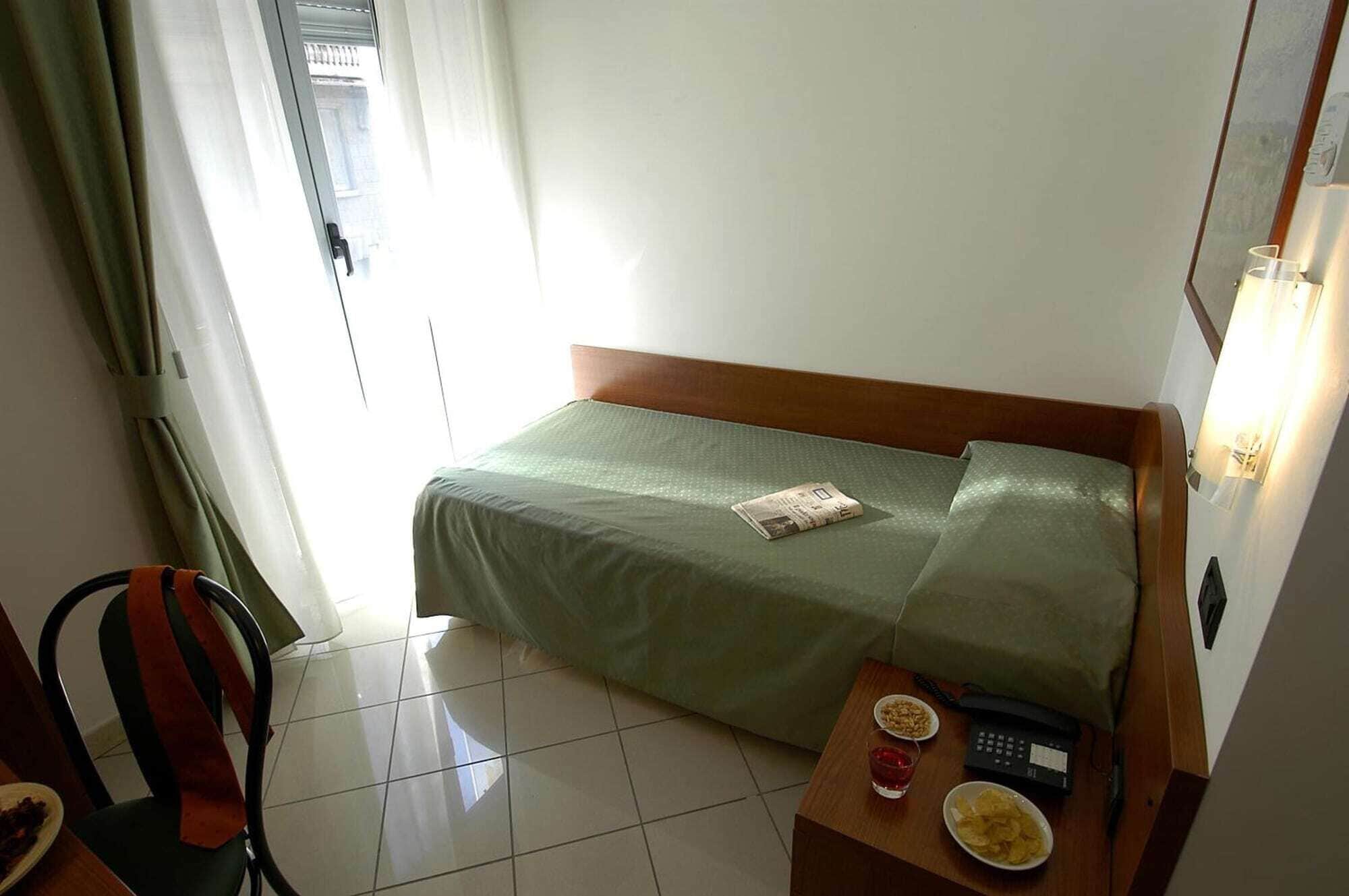 羽絨被、迷你吧、房內夾萬、獨特設計