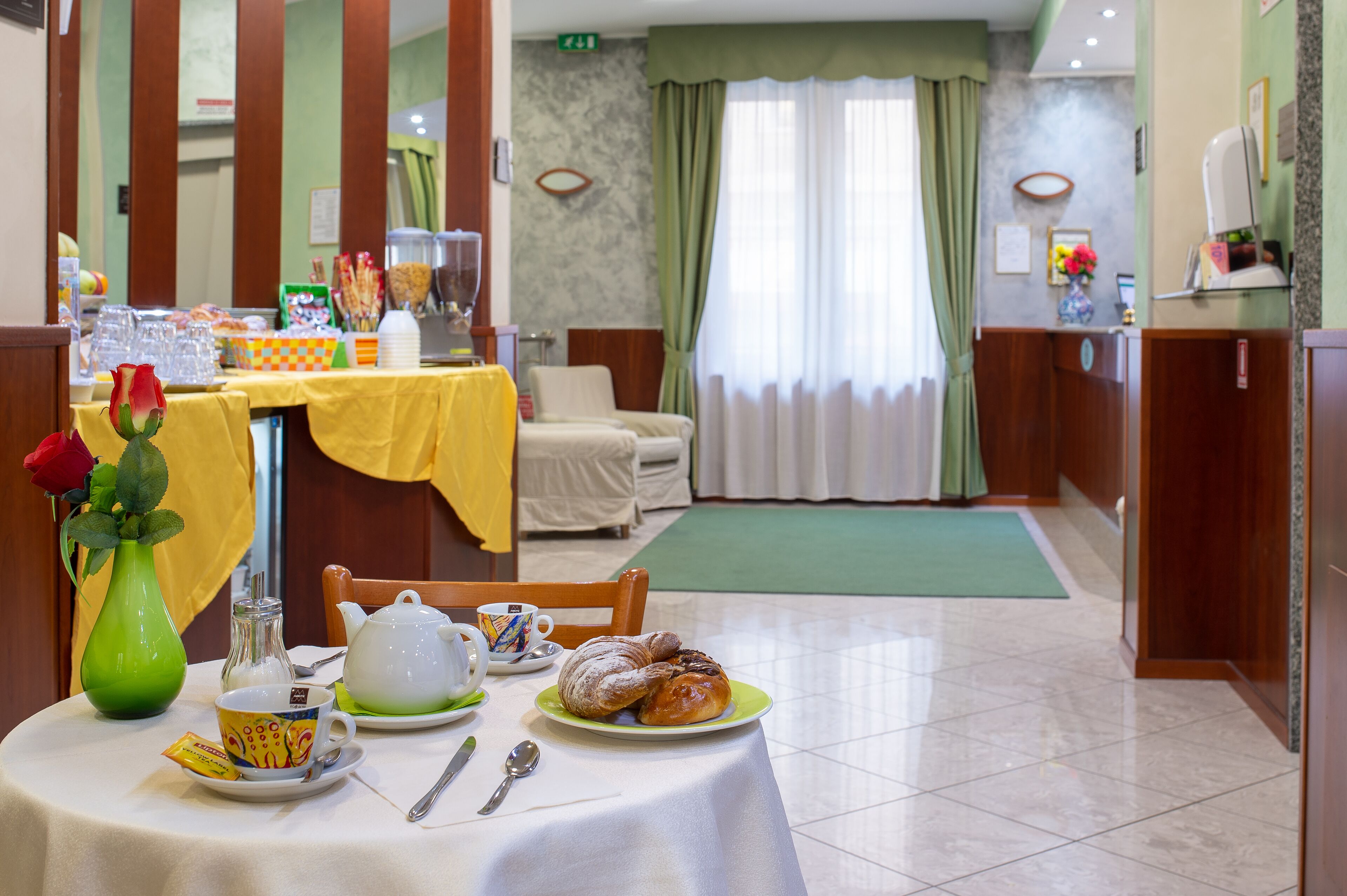 free daily continental breakfast