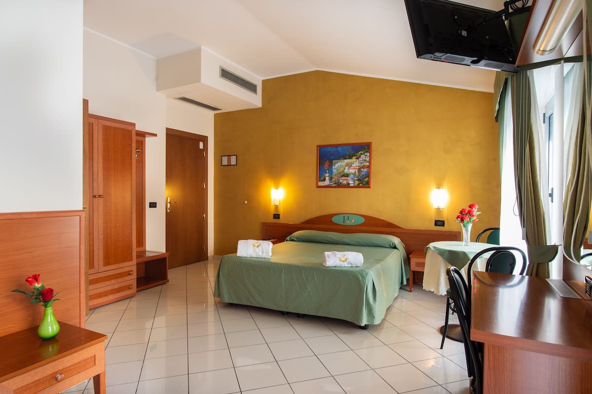 Comfort Double Room | Down comforters, minibar, in-room safe, individually decorated