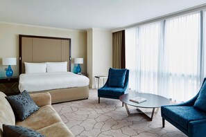 Executive Studio Suite, 1 King Bed | Premium bedding, down duvets, pillow-top beds, minibar