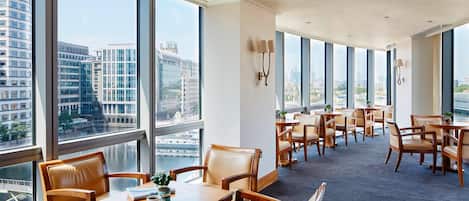 Lounge dans le hall