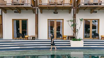 Premier Pool Access | Terrace/patio