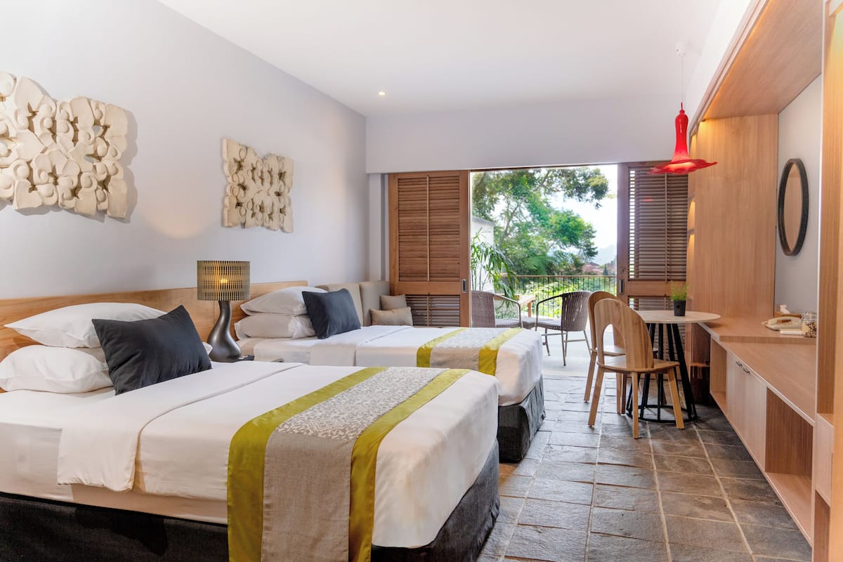 1 bedroom, premium bedding, pillow-top beds, in-room safe