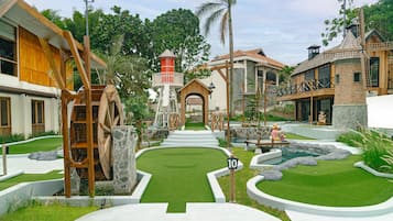 Mini-golf