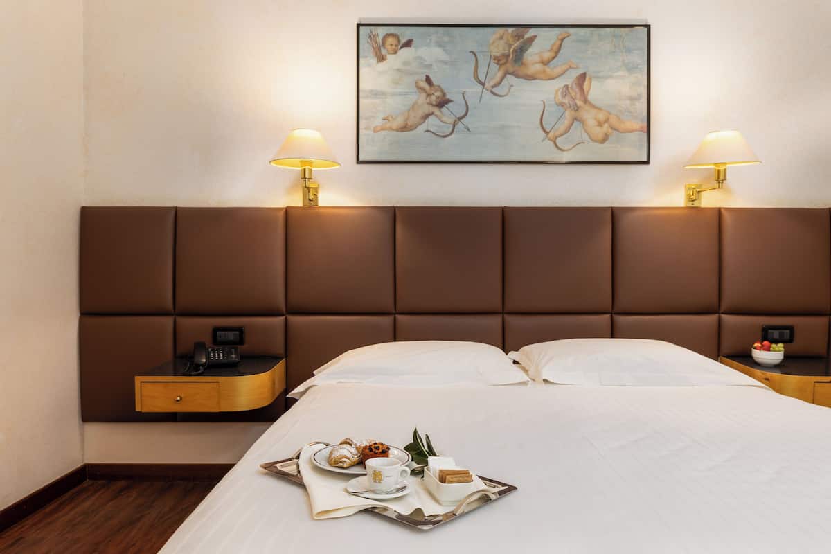 junior suite | 1 bedroom, down duvets, minibar, in-room safe