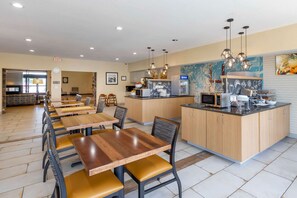 Free buffet breakfast 