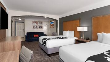 Deluxe-Zimmer, 2 Queen-Betten, Nichtraucher | Hochwertige Bettwaren, Pillowtop-Betten, Schreibtisch