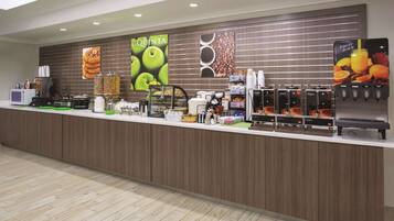 Café da manhã com buffet grátis todos os dias