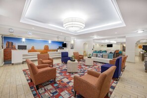 Lobby - La Quinta Inn & Suites by Wyndham Gallup (Gallup)