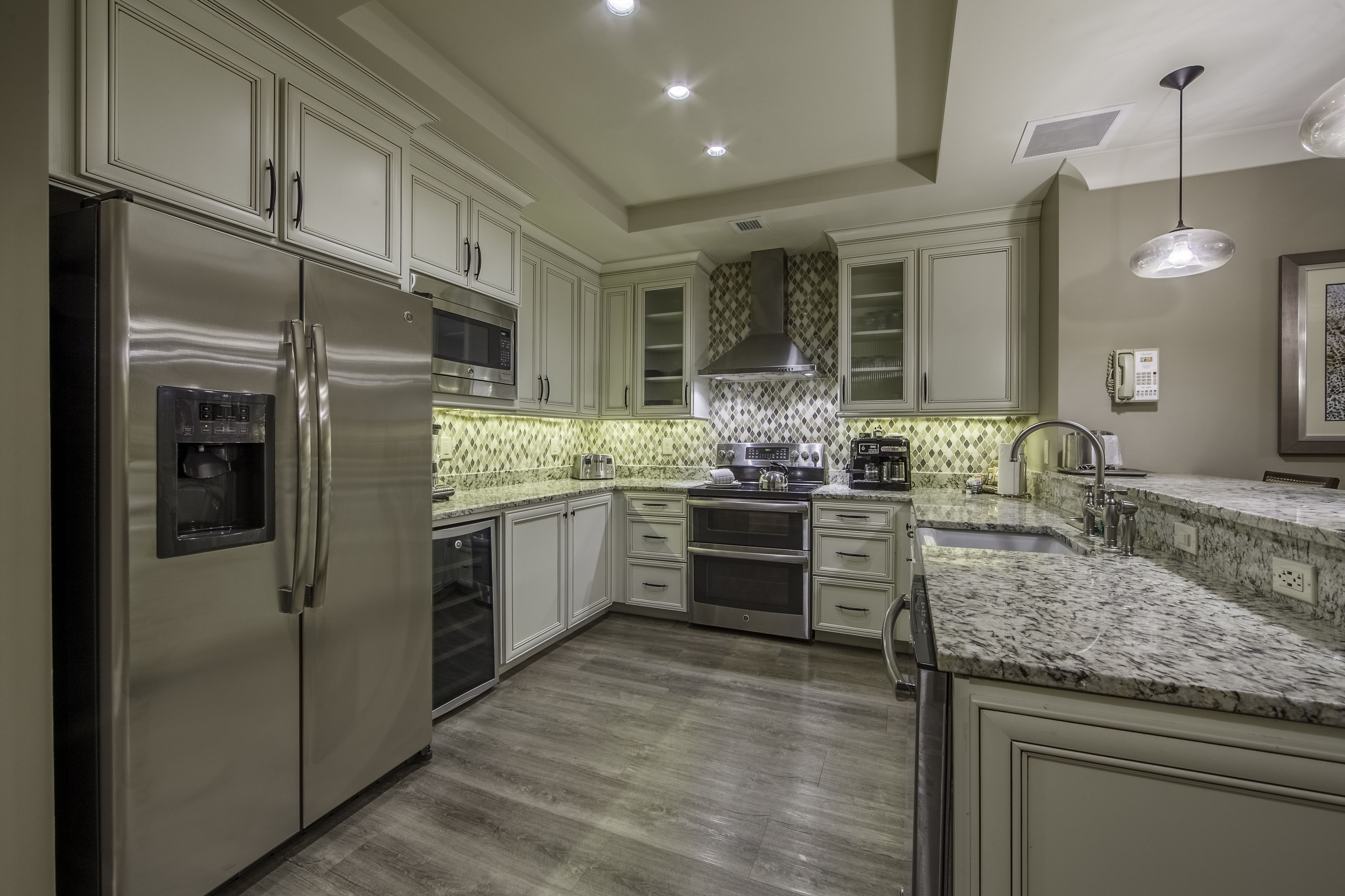 1 soverom, safe på rommet, strykejern/-brett og barnesenger (inkludert)